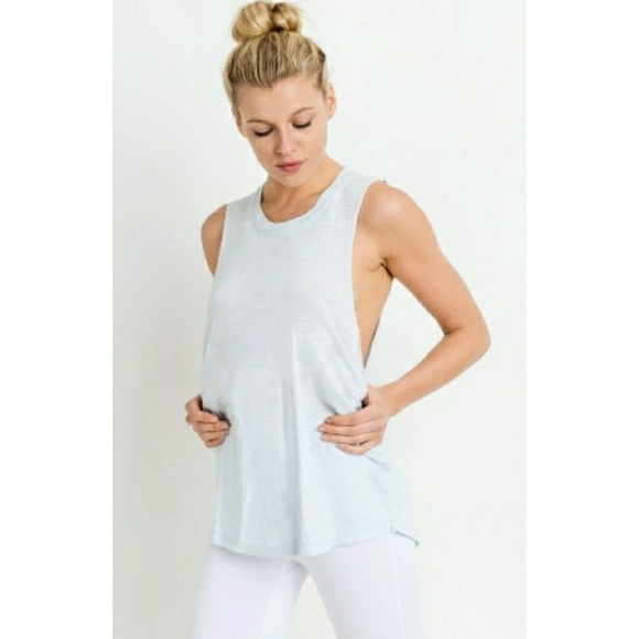 NWT - WHITE REVRS TRIANGL W/CUTOUT LADDER BACK TOP - Picture 2 of 3